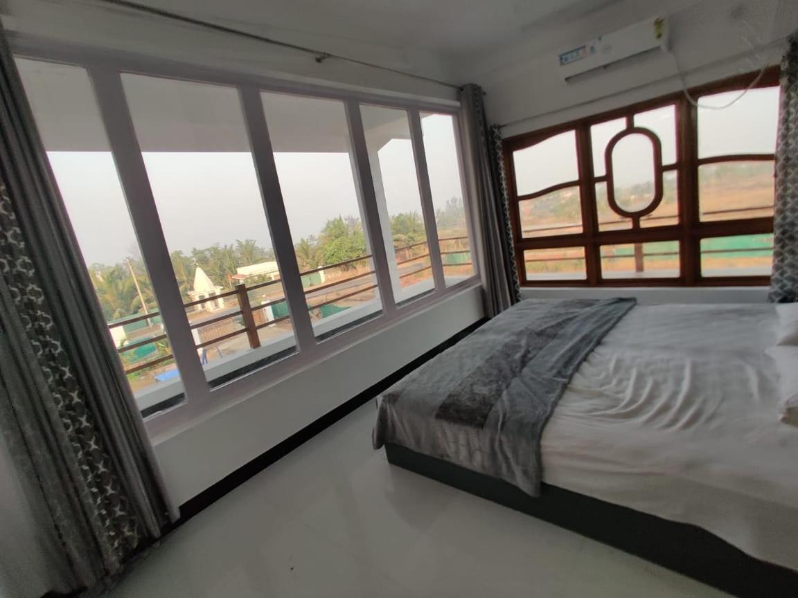 Hotel Sunshine Sea View Alībāg Zewnętrze zdjęcie
