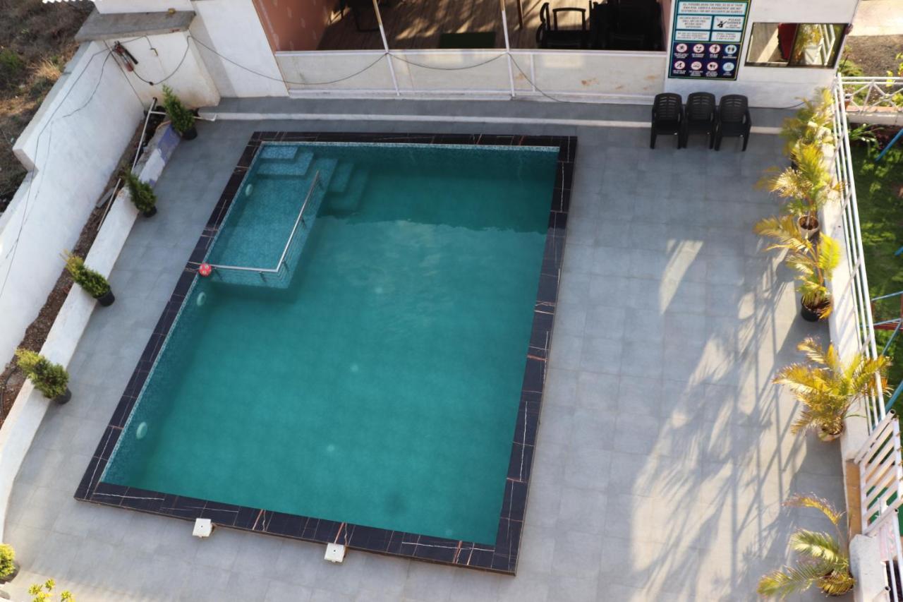 Hotel Sunshine Sea View Alībāg Zewnętrze zdjęcie